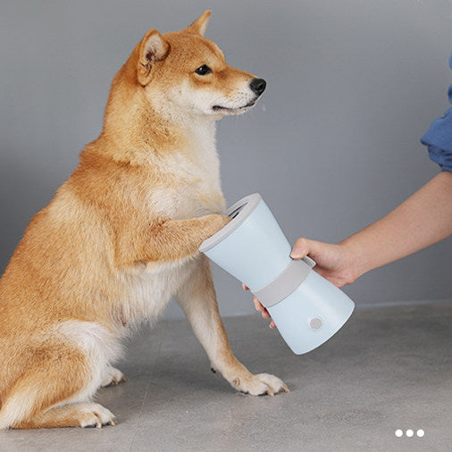 Automatic dog paw cleaning cup
